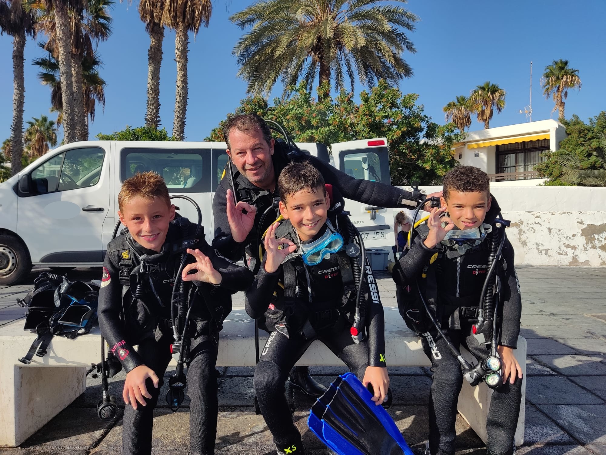 jeunes plongeurs à Lanzarote
